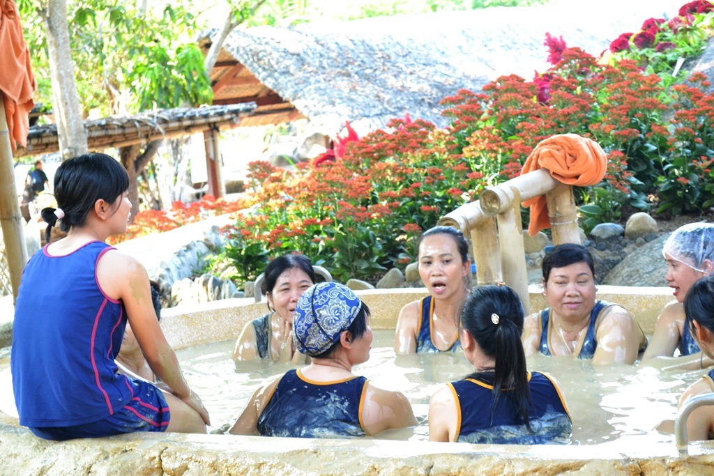 da-ngoai-8-3-long-phu