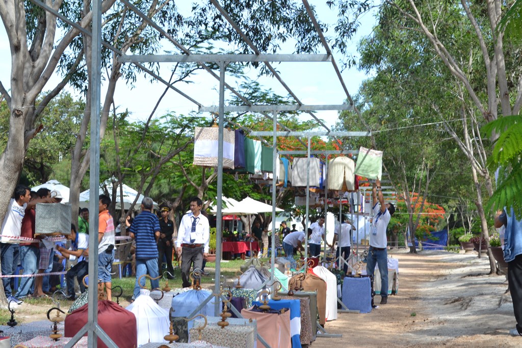 Caraval-chim-chao-mao-he-long-long-phu-2016-chuan-bi